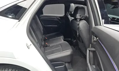 Audi Q3 2022, 84454 км, за 40917.53 USD - фото 11