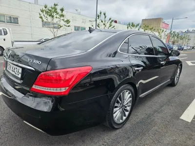 Hyundai Equus 2015, 140986 км, за 5146.58 USD
