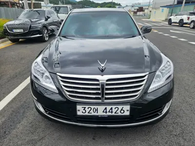 Hyundai Equus 2015, 140986 км, за 5146.58 USD