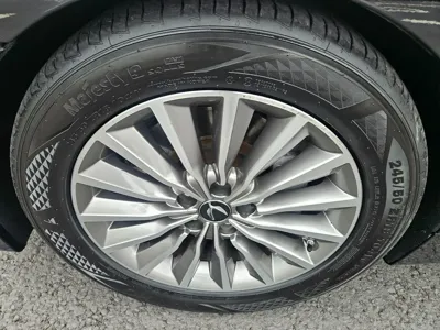 Hyundai Equus 2015, 140986 км, за 5146.58 USD