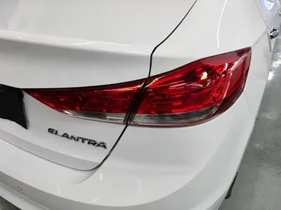 Hyundai Elantra 2020, 81400 км, за 6591.99 USD - фото 8