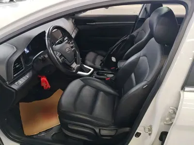 Hyundai Elantra 2020, 81400 км, за 6591.99 USD - фото 15
