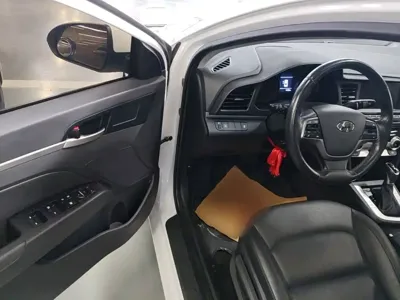 Hyundai Elantra 2020, 81400 км, за 6591.99 USD - фото 16
