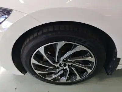 Hyundai Elantra 2020, 81400 км, за 6591.99 USD - фото 23
