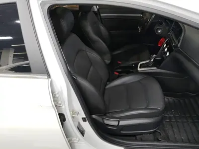 Hyundai Elantra 2020, 81400 км, за 6591.99 USD - фото 25