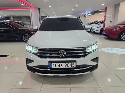 Volkswagen Tiguan 2023, 29170 км, за 35779.37 USD