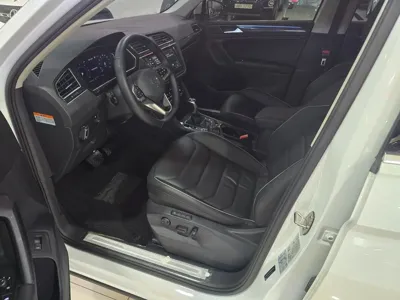 Volkswagen Tiguan 2023, 29170 км, за 35779.37 USD - фото 12