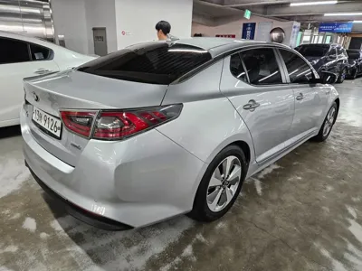 Kia K5 2015, 87019 км, за 4923.2 USD