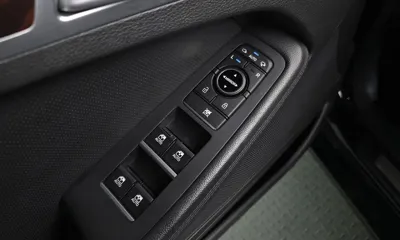 Hyundai Genesis 2016, 189741 км, за 4503.31 USD - фото 17