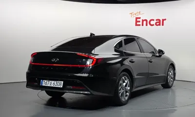 Hyundai Sonata 2020, 99809 км, за 10371.54 USD
