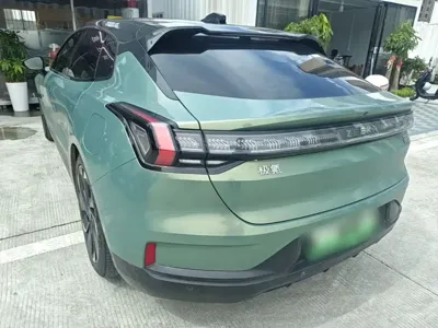 Zeekr 001 2024, 44700 км, за 28508.43 USD