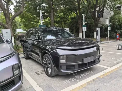 Li Auto Li L9 2022, 51000 км, за 37638.91 USD