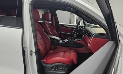 Porsche Cayenne 2023, 32204 км, за 68062.12 USD - фото 10