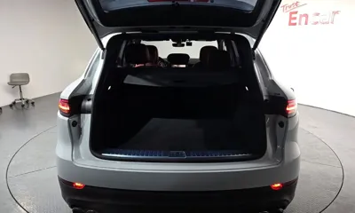 Porsche Cayenne 2023, 32204 км, за 68062.12 USD - фото 20
