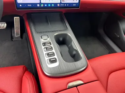 Xiaomi SU7 2024, 7600 км, за 35888.06 USD - фото 16