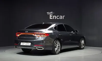 Hyundai Grandeur 2017, 51890 км, за 10093.11 USD