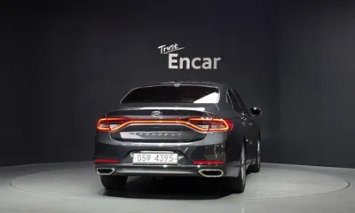 Hyundai Grandeur 2017, 51890 км, за 10093.11 USD