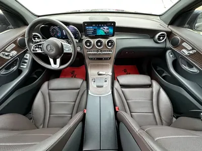 Mercedes-Benz GLC 2022, 58000 км, за 29399.08 USD - фото 6