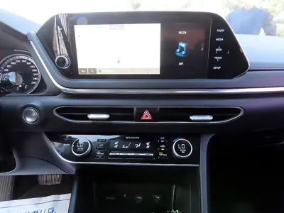 Hyundai Sonata 2020, 67448 км, за 8458.68 USD - фото 13
