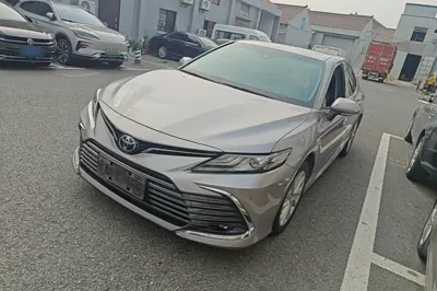 Toyota Camry · 2021 год