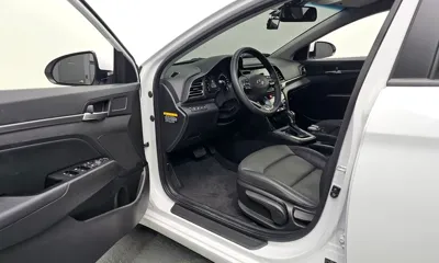 Hyundai Avante 2020, 12441 км, за 10125.67 USD - фото 10