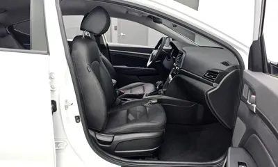 Hyundai Avante 2020, 12441 км, за 10125.67 USD - фото 26