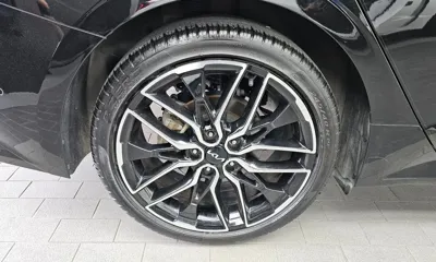 Kia K5 2023, 81469 км, за 14572.67 USD