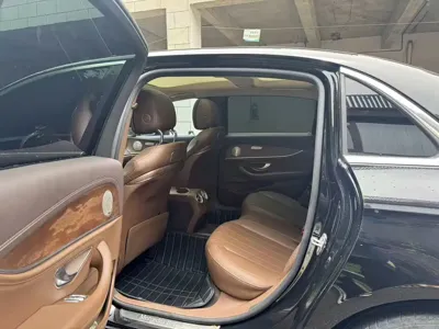 Mercedes-Benz E-Class 2019, 160000 км, за 23366.23 USD