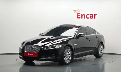 Jaguar XF · 2015 год