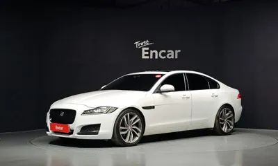 Jaguar XF · 2017 год