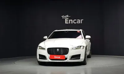 Jaguar XF 2017, 195774 км, за 5724.7 USD