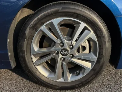 Hyundai Sonata 2016, 115858 км, за 6761.19 USD