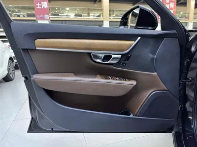 Volvo S90 2020, 131000 км, за 15759.32 USD - фото 14