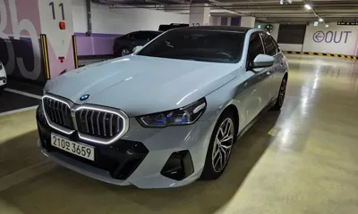 BMW 5-Series · 2025 год
