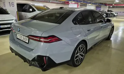 BMW 5-Series 2025, 8226 км, за 47860.89 USD