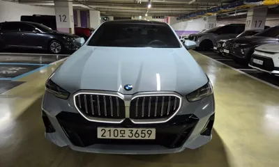BMW 5-Series 2025, 8226 км, за 47860.89 USD
