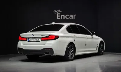 BMW 5-Series 2023, 33094 км, за 28410.57 USD