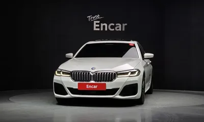 BMW 5-Series 2023, 33094 км, за 28410.57 USD