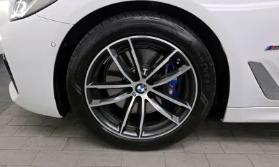 BMW 5-Series 2023, 33094 км, за 28410.57 USD