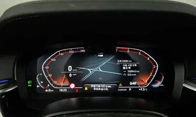 BMW 5-Series 2023, 33094 км, за 28410.57 USD - фото 8