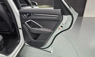 Audi Q3 2023, 79136 км, за 31160.58 USD - фото 25
