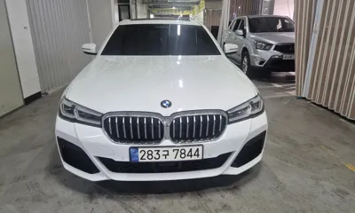 BMW 5-Series 2021, 62649 км, за 20837.39 USD