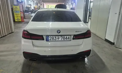 BMW 5-Series 2021, 62649 км, за 20837.39 USD