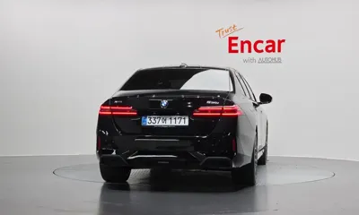 BMW 5-Series 2026, 12603 км, за 74701.33 USD