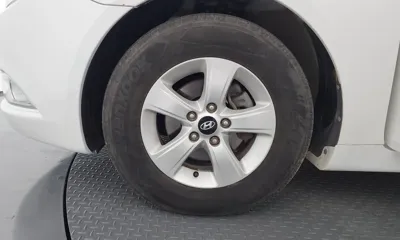 Hyundai Sonata 2014, 141072 км, за 2605.86 USD