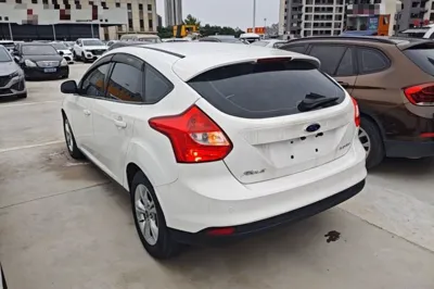 Ford Focus 2012, 111300 км, за 4537 USD