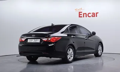 Hyundai Sonata 2012, 128819 км, за 3187.62 USD