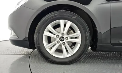 Hyundai Sonata 2012, 128819 км, за 3187.62 USD
