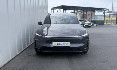 Tesla Model Y · 2026 год