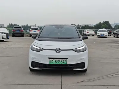 Volkswagen ID.3 2023, 30000 км, за 11121.87 USD
